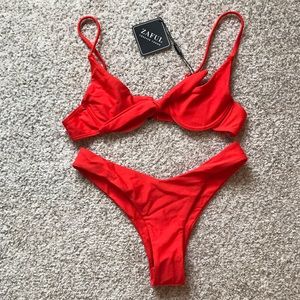 Underwire Bikini W/ Cheeky Bottoms